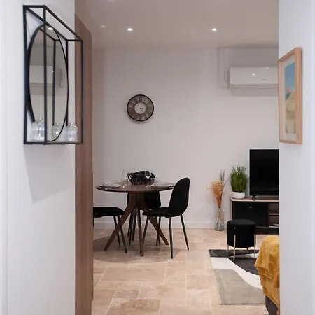 Gambetta Apartment