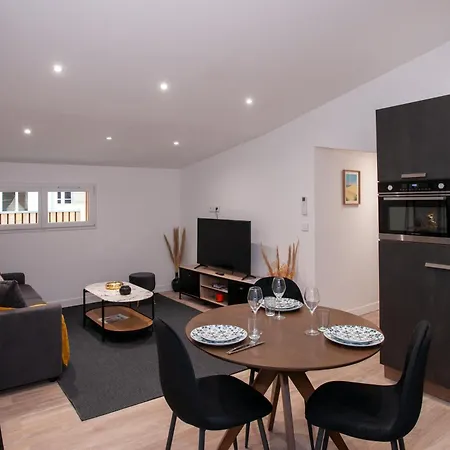 Gambetta Apartment